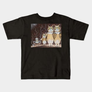 Owl family with baby owlet Kids T-Shirt